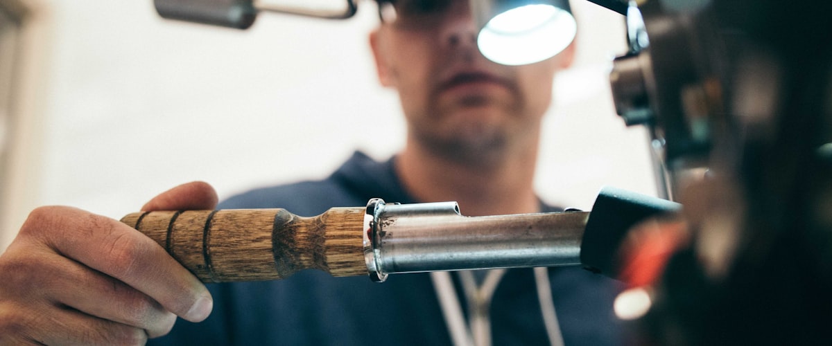 xc sports官方平台概念图，展示多设备访问与体育元素融合