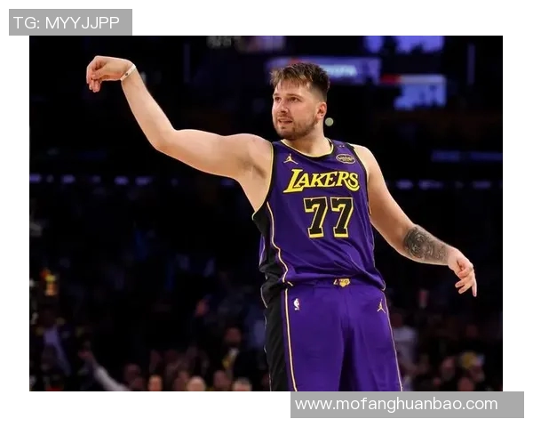 东契奇30分湖人负活塞,詹姆斯41岁生日快乐湖人不快乐